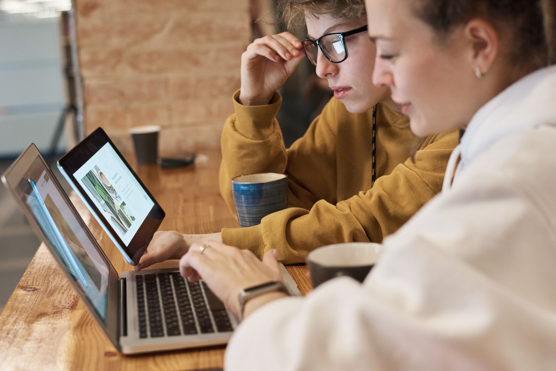 A titkos digitális hangyaboly: Így csatlakozz a világ legnagyobb, közösségi finanszírozású rejtélyfejtő projektjeihez, ahol a szobádból irányíthatod a globális kutatást