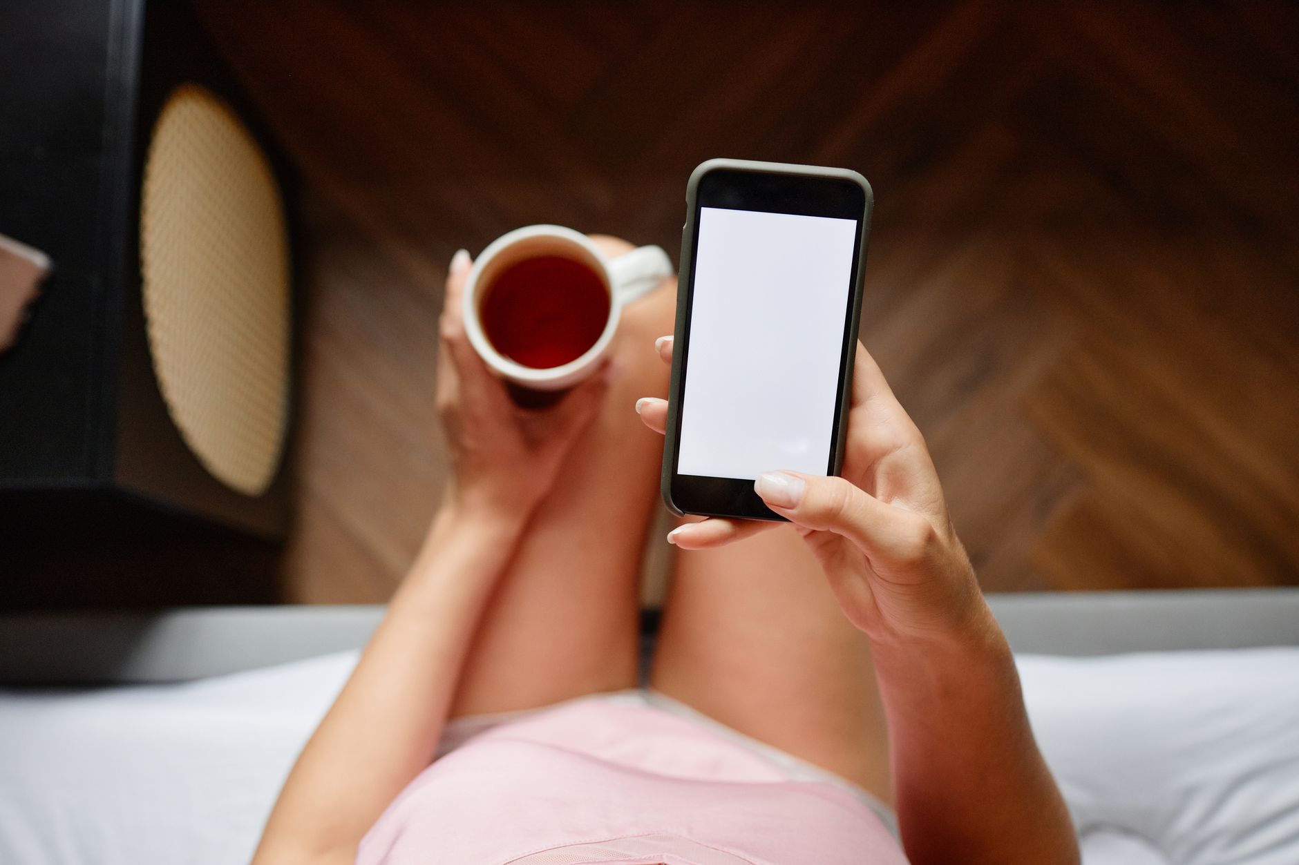 Digitális detox helyett digitális minimalizmus: Így alakítsd át a zajos okostelefonodat egy letisztult, szórakoztató fókusz-géppé a legújabb launcher-trükkökkel